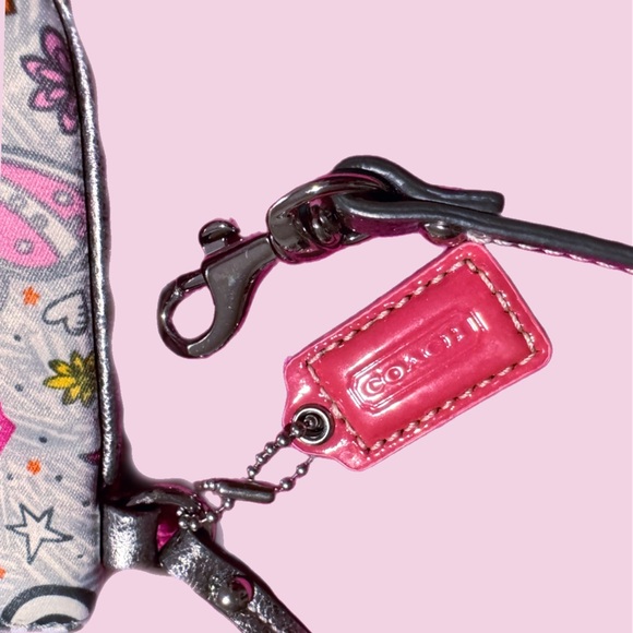 Coach Small Wristlet - Picture 5 of 9